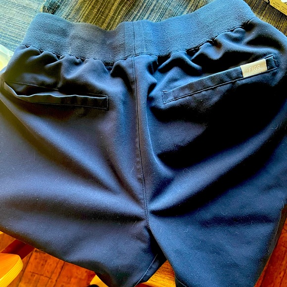 Figs Venice jogger scrubs - Picture 5 of 7